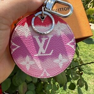 Louis Vuitton Pink Ombre Monogram Round Key Holder